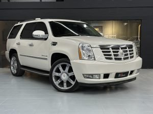 CADILLAC ESCALADE LUXURY 2012